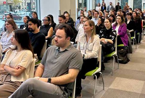 Membres assistant à une conférence du SMCC